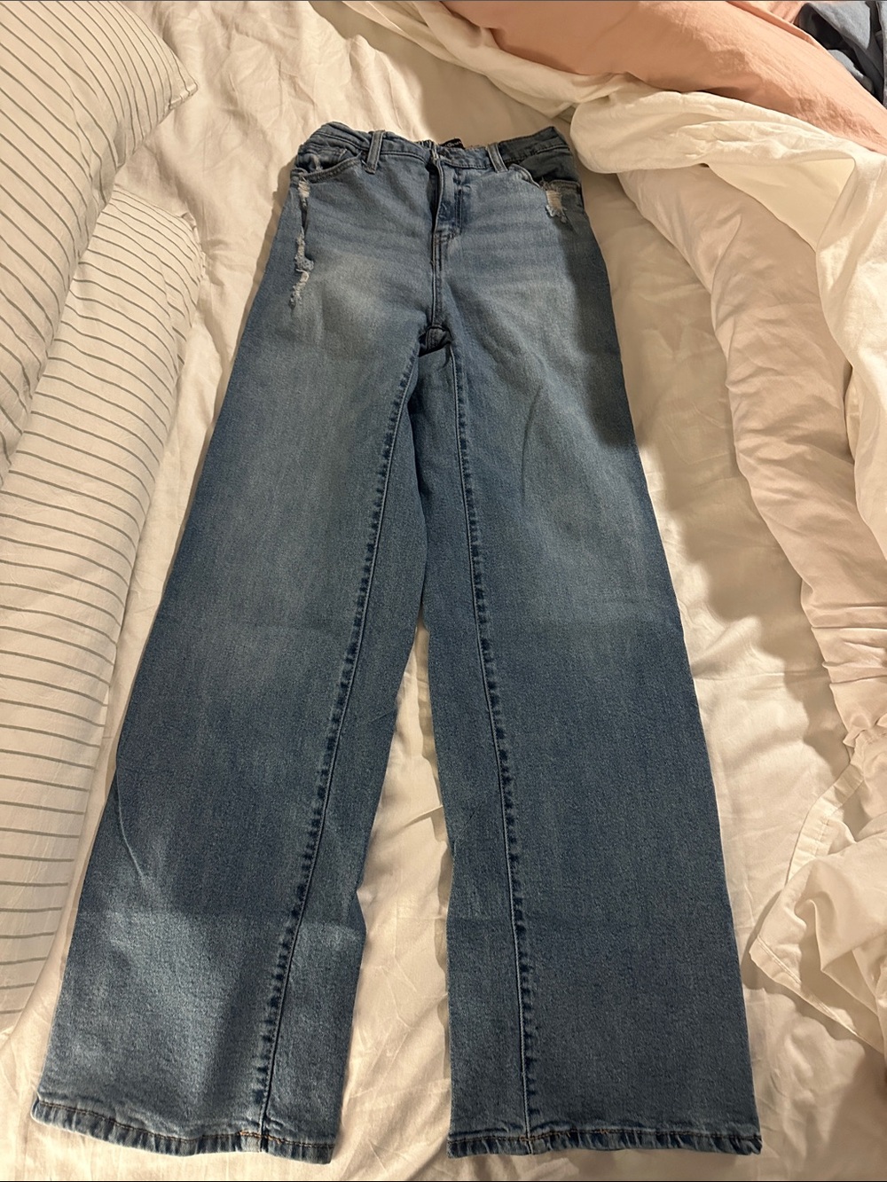 BCBGeneration Wide-Leg Jeans in Medium Blue Wash